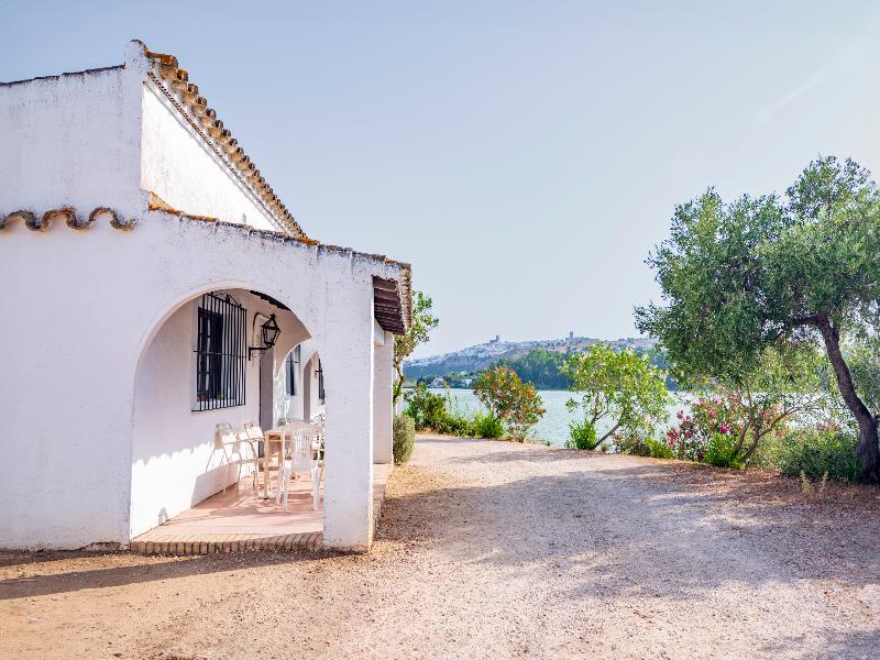La Molinera Bungalows image