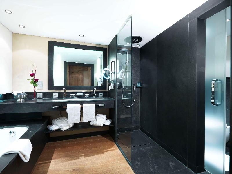 Interalpen-Hotel Tyrol image