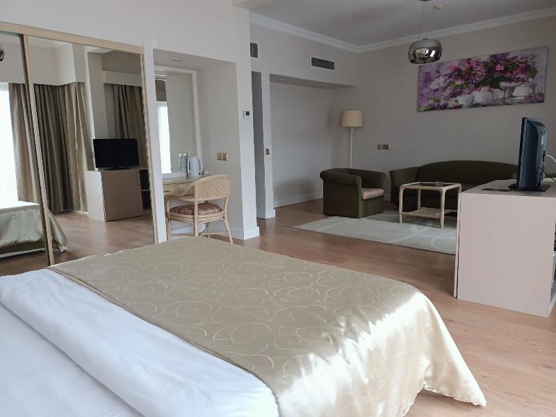 Jasmine Court Hotel & Spa image