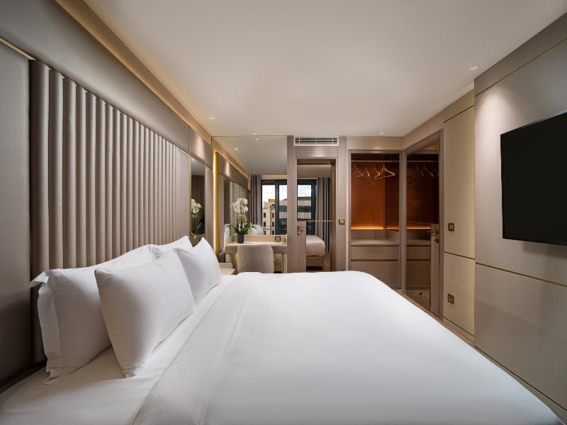 Bentley Hotel Bosphorus image