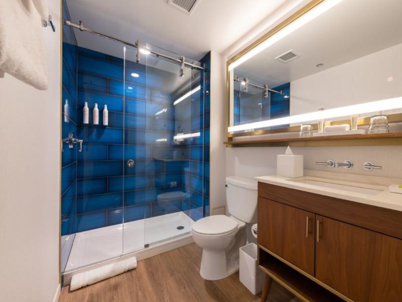 Le Meridien Essex Chicago image