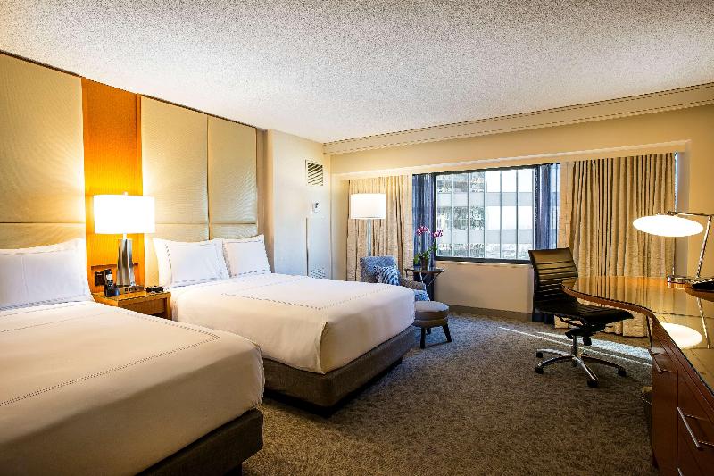 Swissotel Chicago image