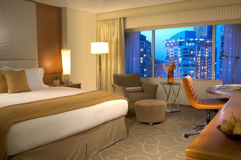 Swissotel Chicago image