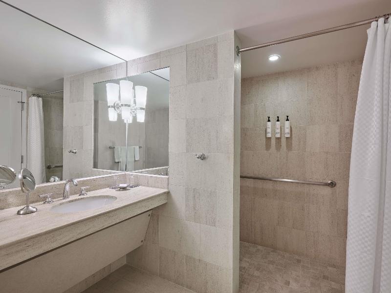 Swissotel Chicago image