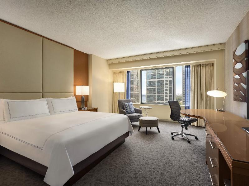 Swissotel Chicago image