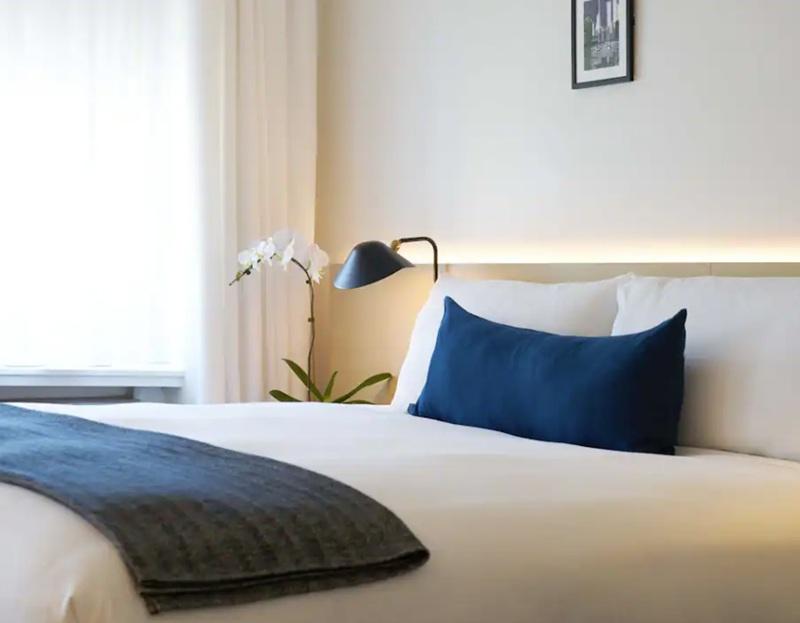 Stay in style at The Chicago Hotel Collection Ambassador Gold Coast
