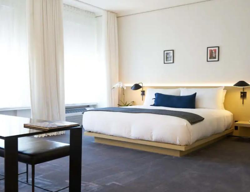 Stay in style at The Chicago Hotel Collection Ambassador Gold Coast