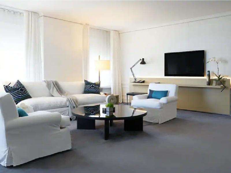 Stay in style at The Chicago Hotel Collection Ambassador Gold Coast