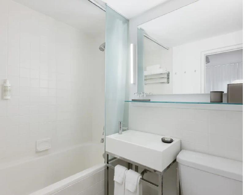 Stay in style at The Chicago Hotel Collection Ambassador Gold Coast