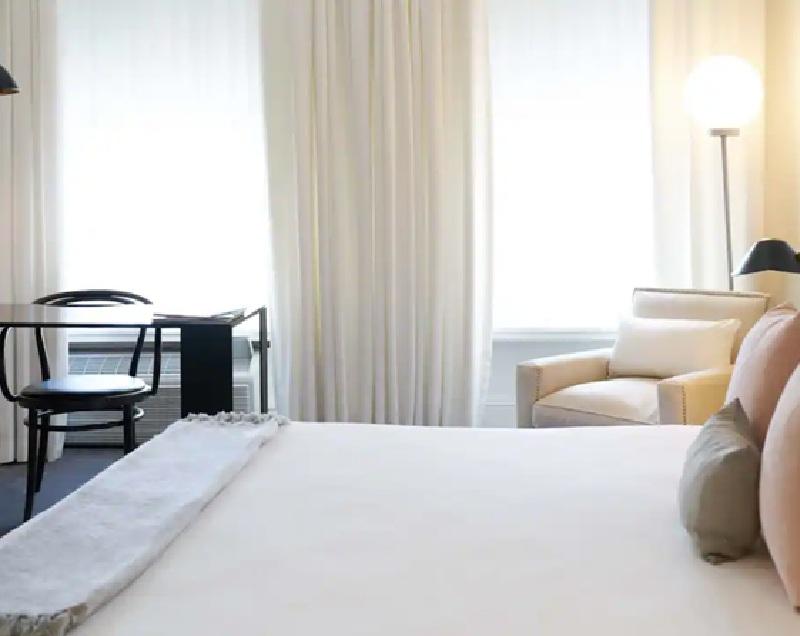 Stay in style at The Chicago Hotel Collection Ambassador Gold Coast