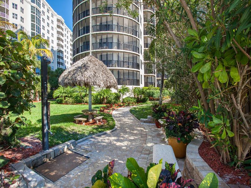 Pointe Estero image