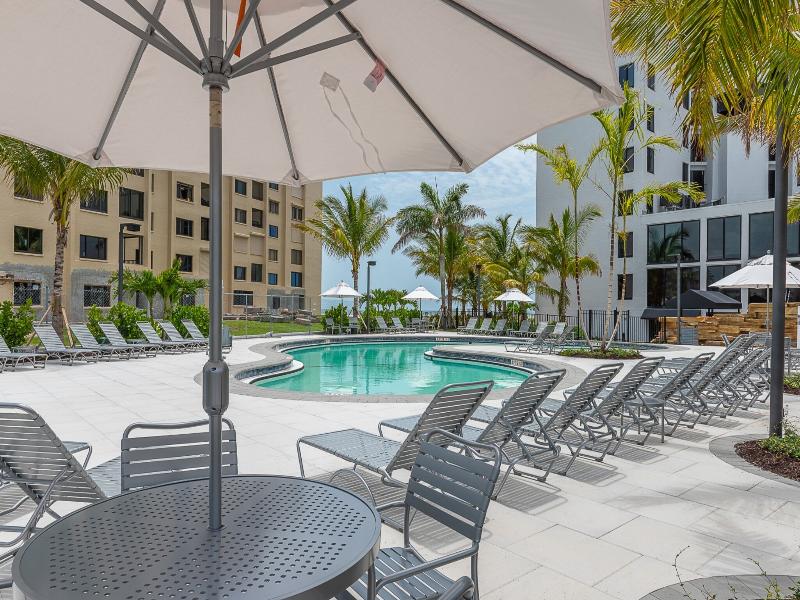 Pointe Estero image
