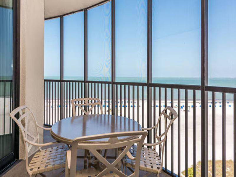 Pointe Estero image