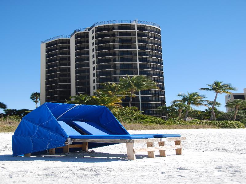 Pointe Estero image