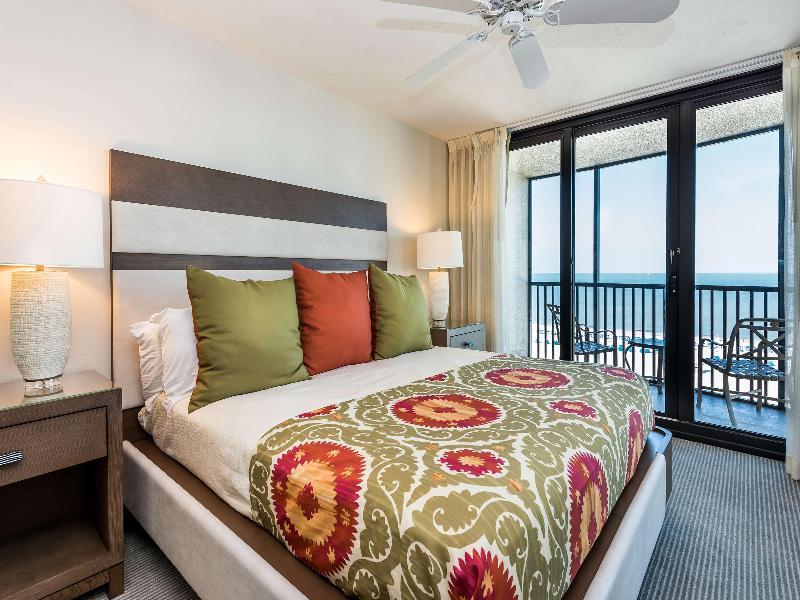 Pointe Estero image