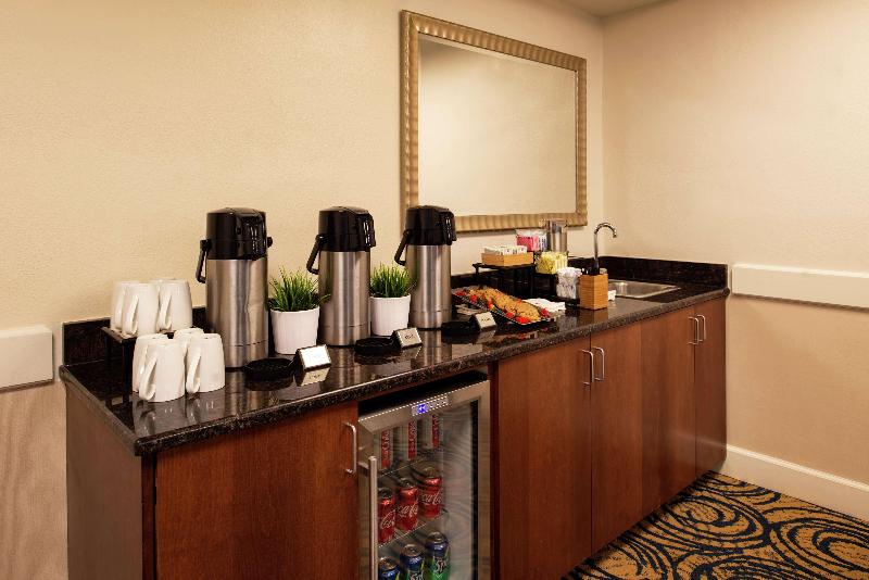 DoubleTree by Hilton Tampa Airport - Westshore