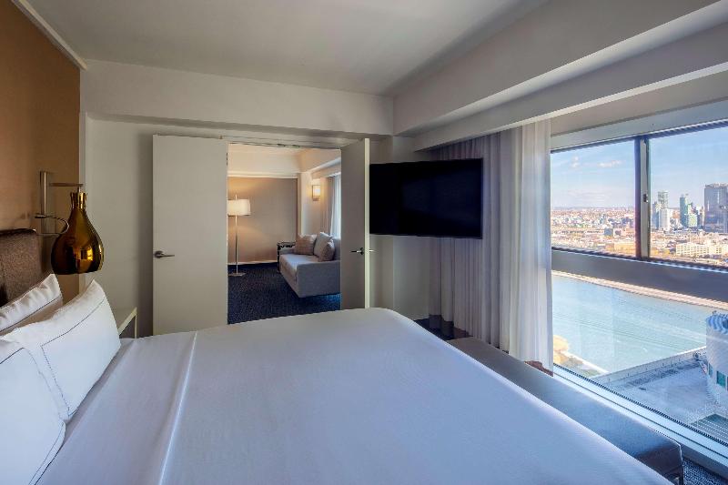Millennium Hilton New York One UN Plaza image