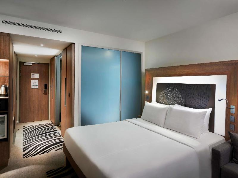 Novotel London Tower Bridge image
