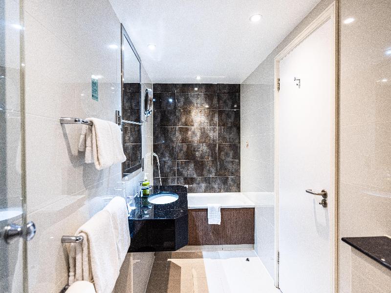 Holiday Inn London - Kensington High St image