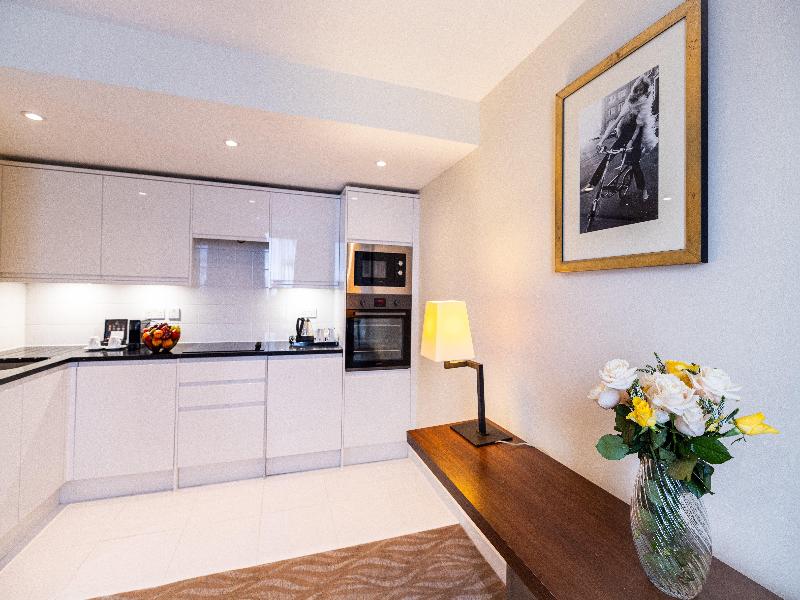 Holiday Inn London - Kensington High St image