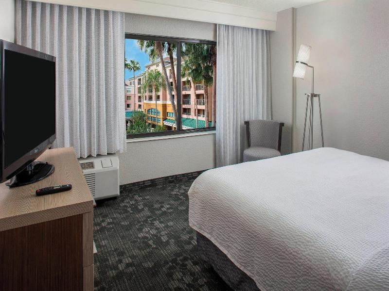 Courtyard Orlando Lake Buenavista Marriott Village image