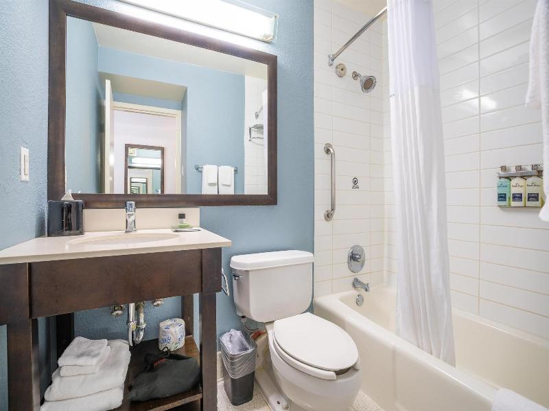 Beach House Resort, Hilton Head Island image