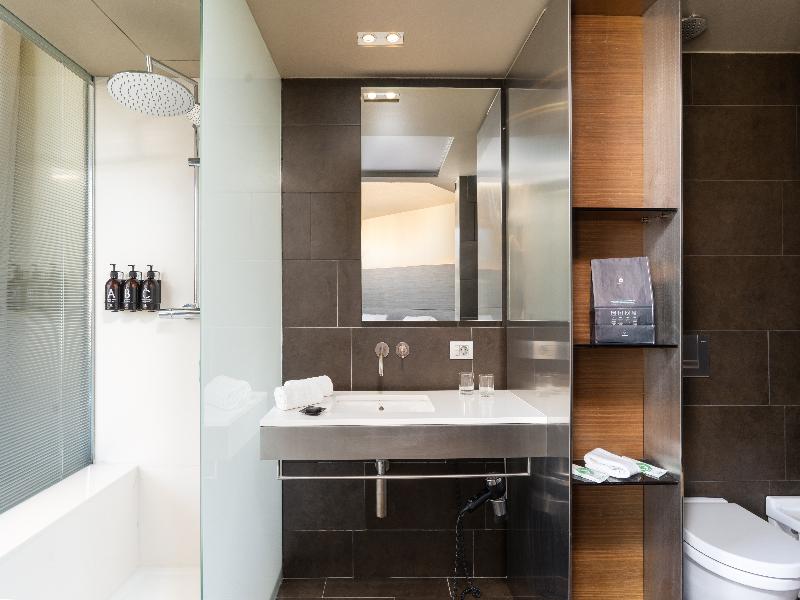 B-Hotel image