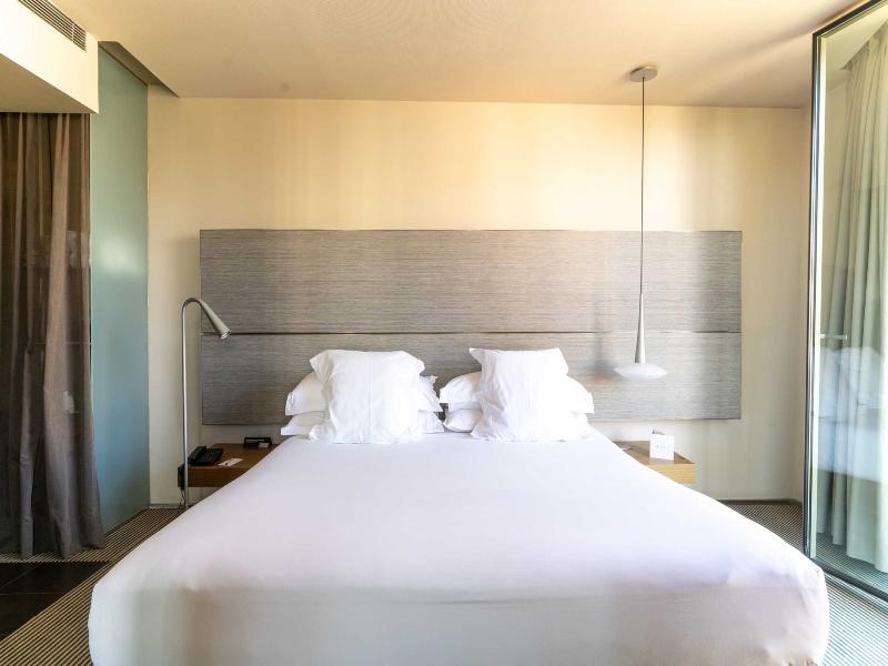 B-Hotel image