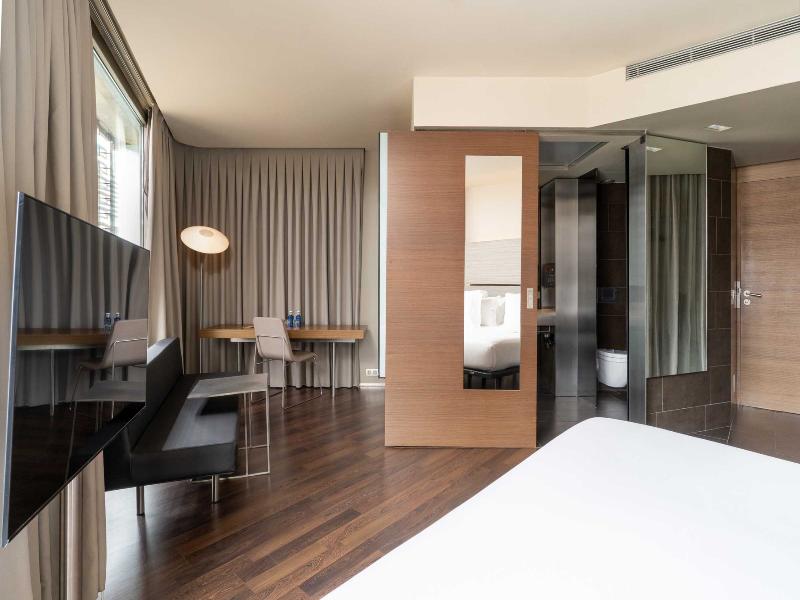 B-Hotel image