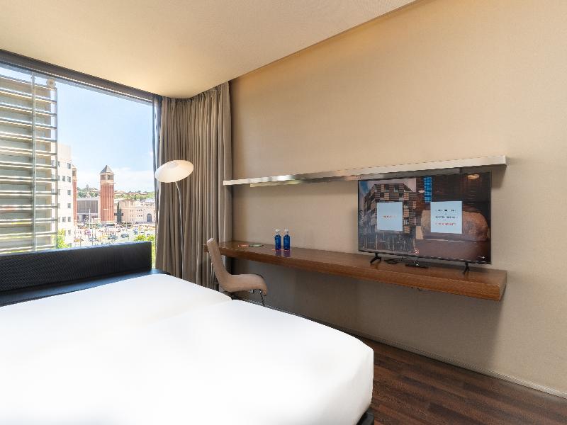 B-Hotel image
