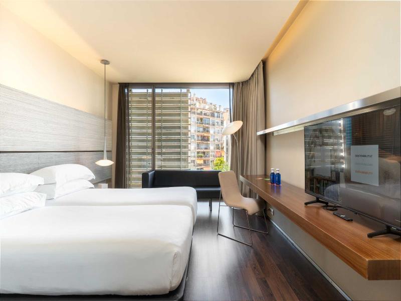 B-Hotel image
