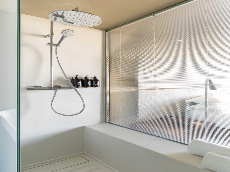 B-Hotel image