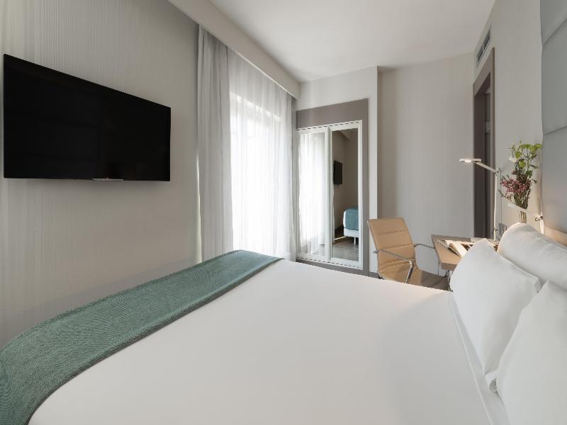NH Madrid Zurbano image