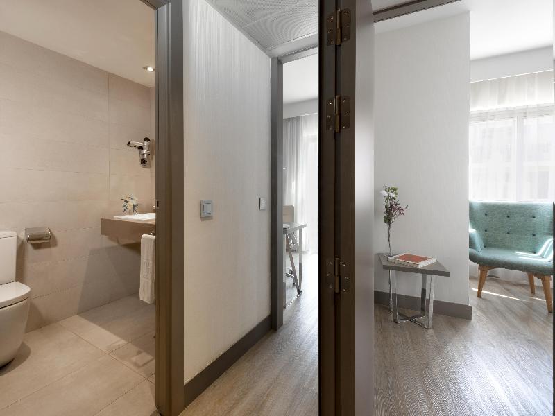 NH Madrid Zurbano image