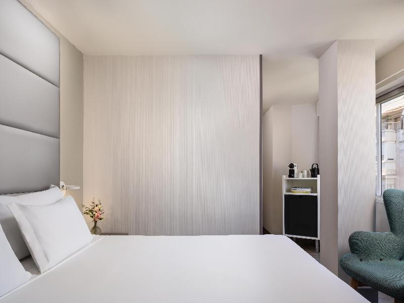 NH Madrid Zurbano image