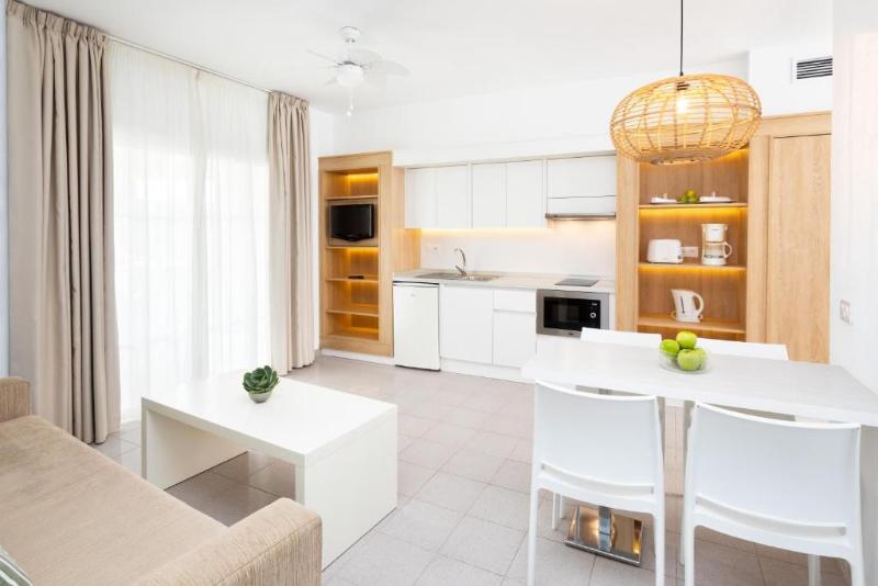 Los Olivos Beach Resort image