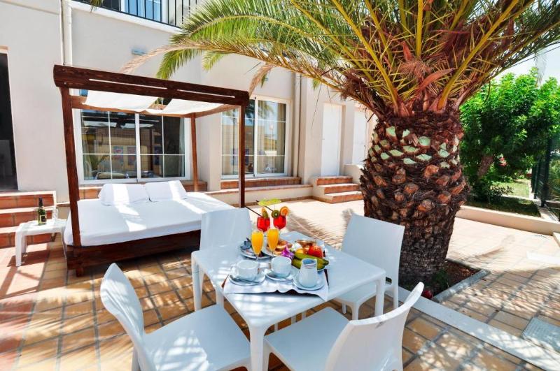 Los Olivos Beach Resort image