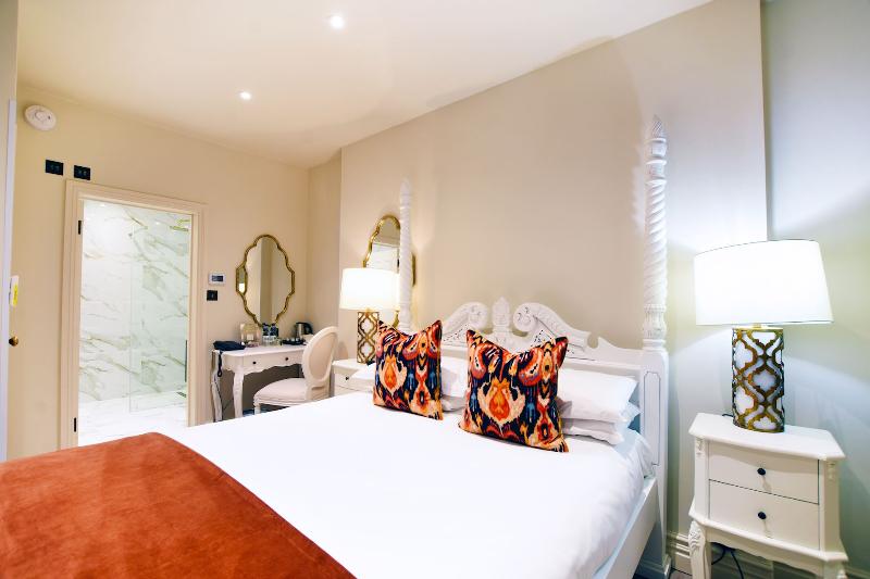 Twenty Nevern Square image