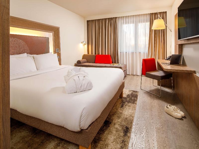 Novotel London Bridge image