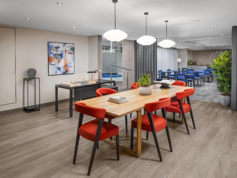 Hilton London Heathrow Airport image