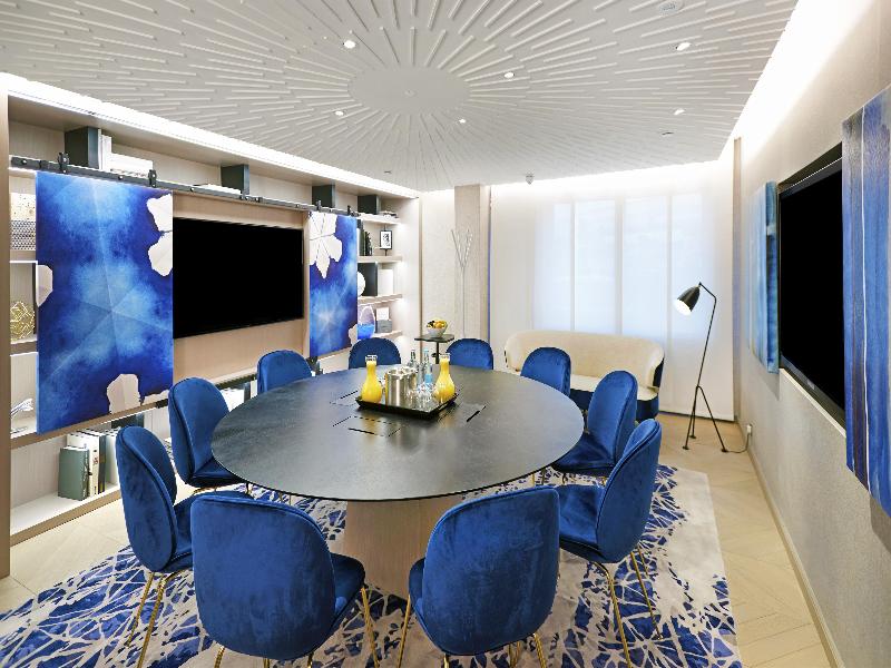 Hilton London Heathrow Airport image
