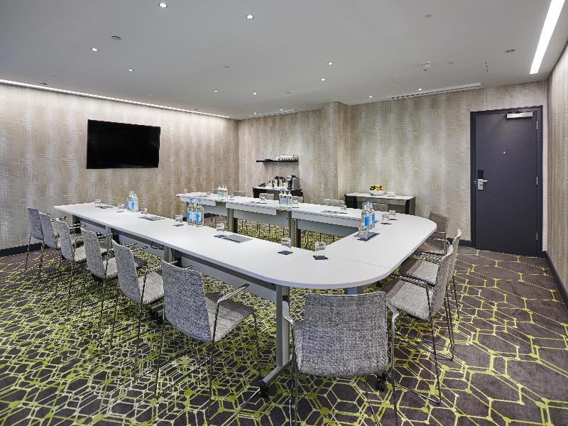 Hilton London Heathrow Airport image