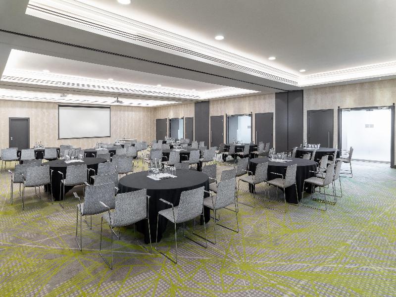 Hilton London Heathrow Airport image