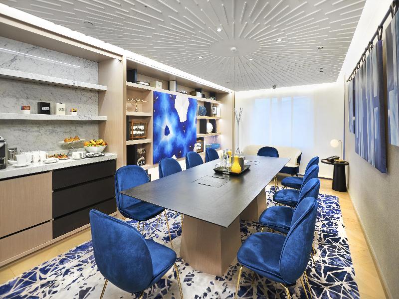 Hilton London Heathrow Airport image