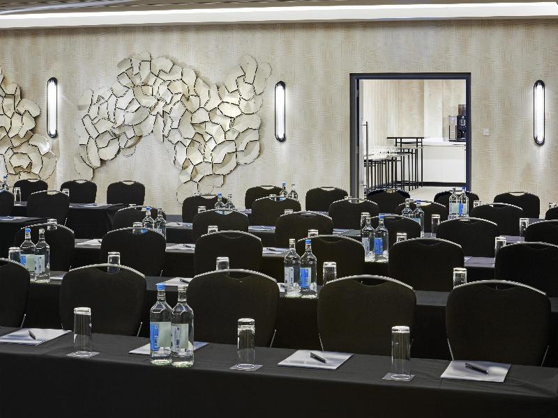 Hilton London Heathrow Airport image