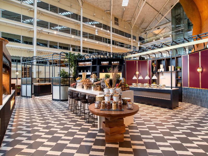Hilton London Heathrow Airport image