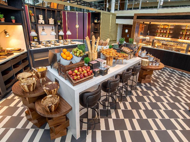 Hilton London Heathrow Airport image