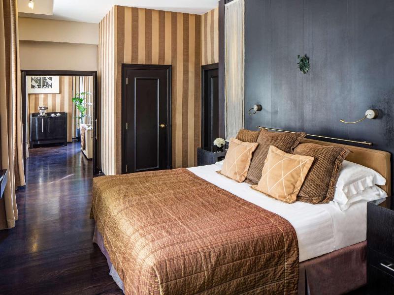Delano London image