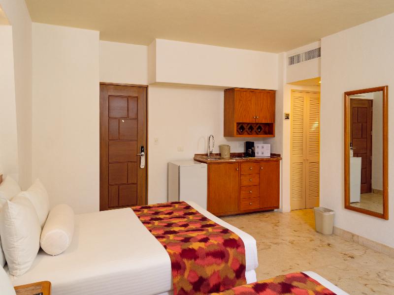Sunset Fishermen Beach Resort Playa Del Carmen image