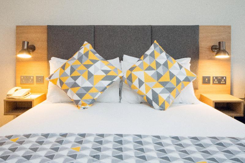 Holiday Inn London - Gatwick Airport image
